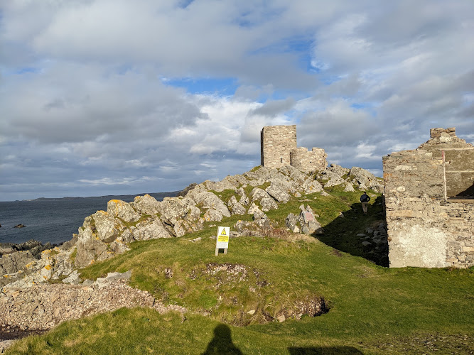 Carrickabraghy Castle